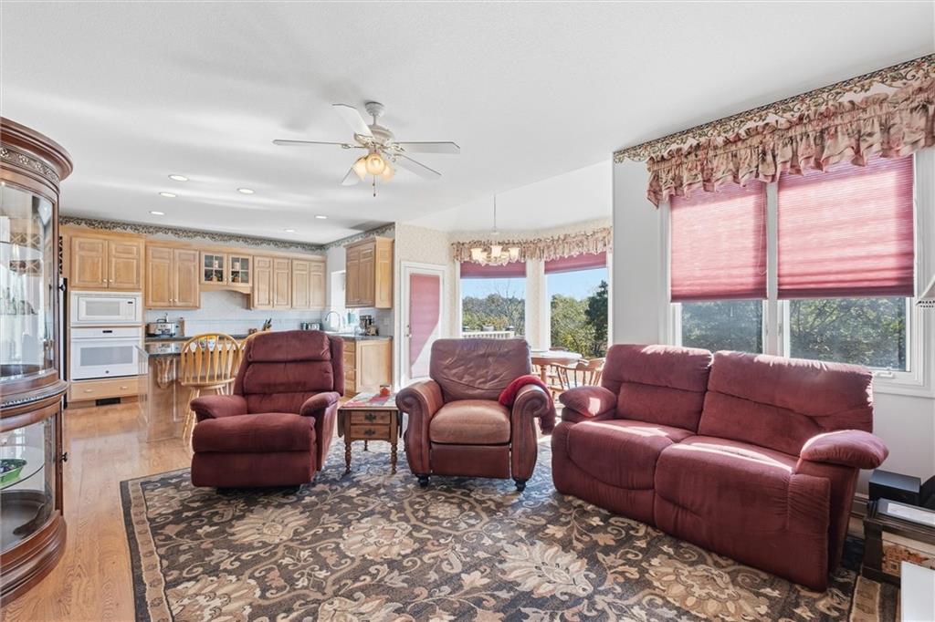 14733 Timber Lane Bonner Springs, KS 66012 - Photo 18 of 64