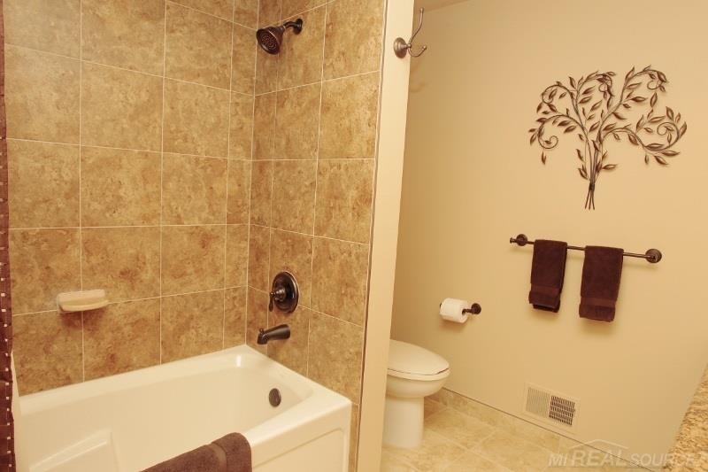 1313 Tulberry Circle Rochester, MI 48306 - Photo 36 of 38