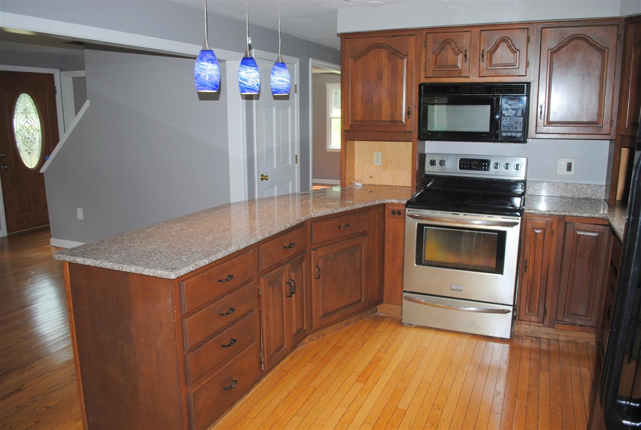 2 Rochester Avenue Rochester, NH 03867 - Photo 3 of 32