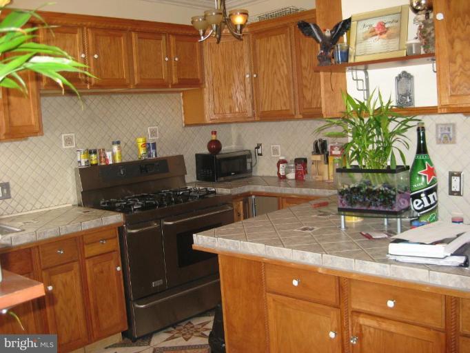 6713 Livingston Road Oxon Hill, MD 20745 - Photo 3 of 11 Kitchen