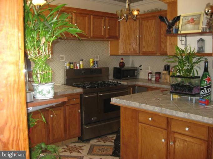 6713 Livingston Road Oxon Hill, MD 20745 - Photo 4 of 11 Kitchen #2