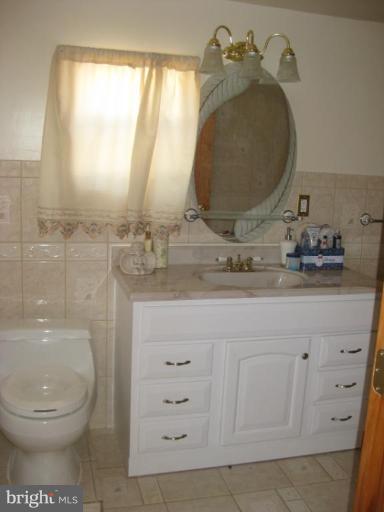 6713 Livingston Road Oxon Hill, MD 20745 - Photo 6 of 11 Bath #4