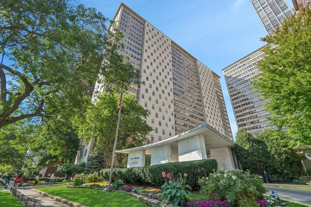 $185,000 | 3950 North Lake Shore Drive, Unit 2125, Chicago, IL 60613