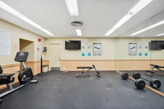 $185,000 | 3950 North Lake Shore Drive, Unit 2125, Chicago, IL 60613