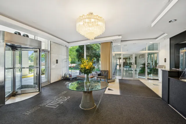 $185,000 | 3950 North Lake Shore Drive, Unit 2125, Chicago, IL 60613