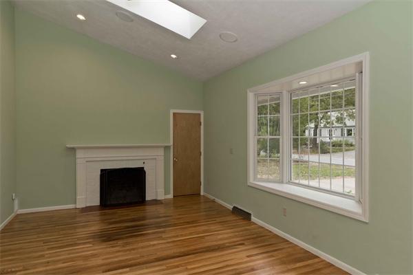 17 Howell Road Sudbury, MA 01776 - Photo 3 of 15