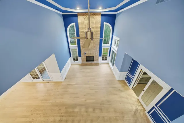 a view of an entryway of the house