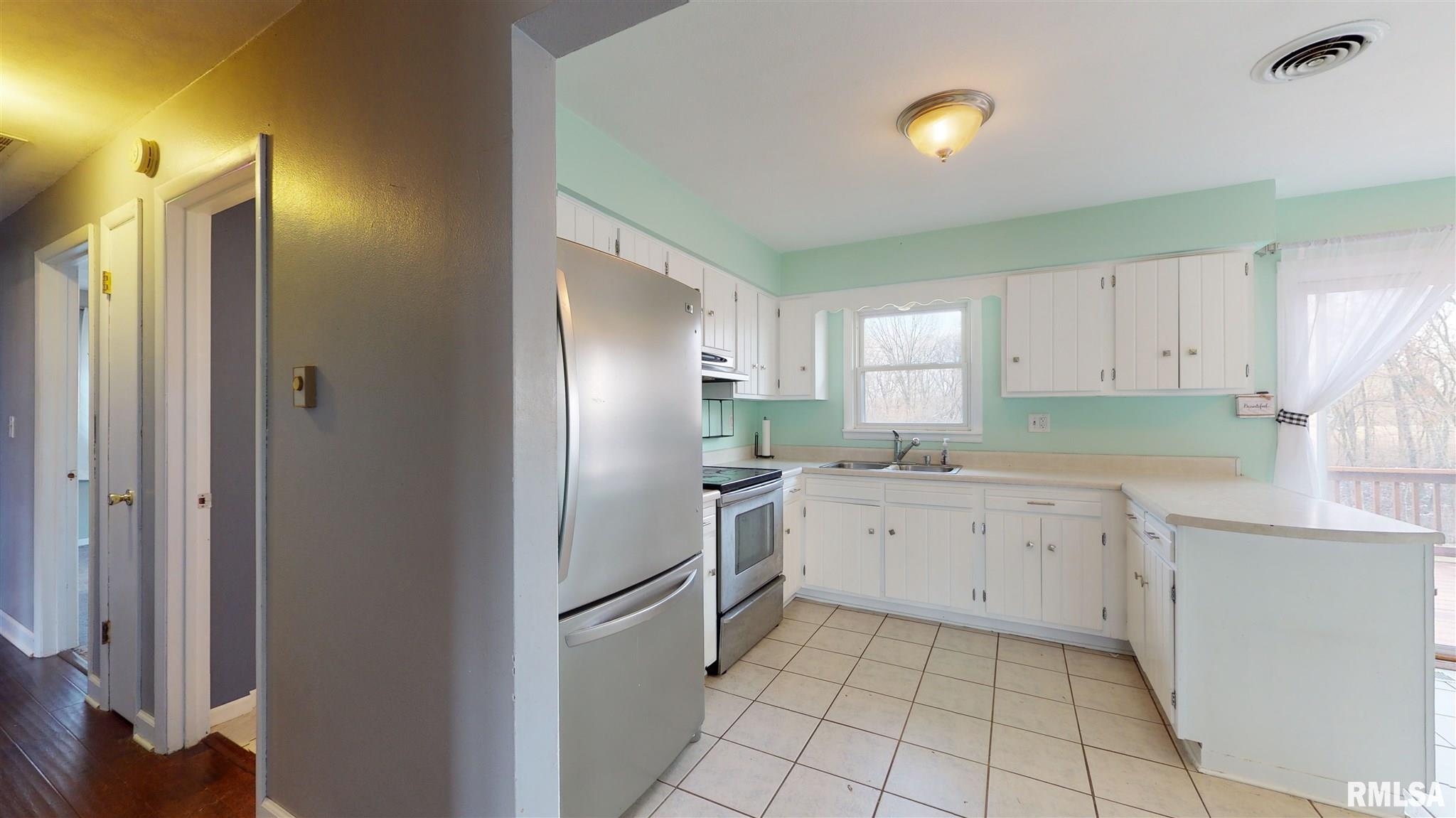 4816 South Valeta Court Mapleton, IL 61547 - Photo 12 of 34