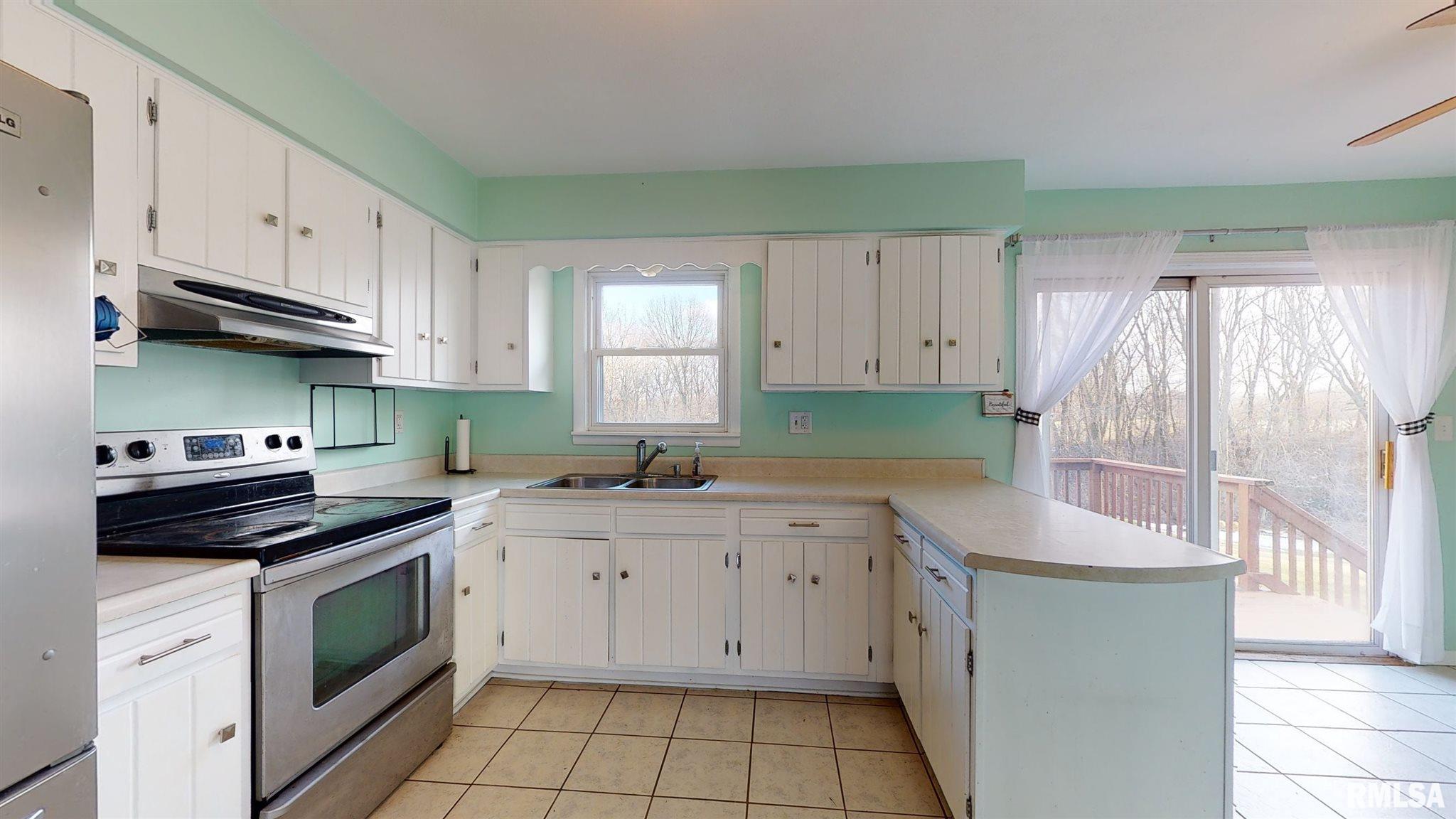4816 South Valeta Court Mapleton, IL 61547 - Photo 13 of 34