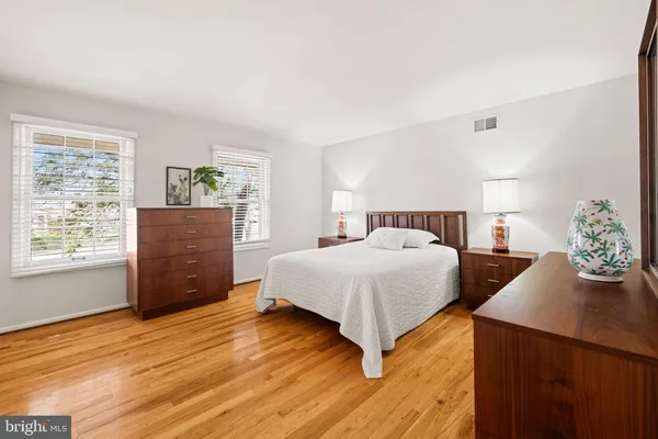 $1,350,000 | 3705 Templeton Place, Alexandria, VA 22304