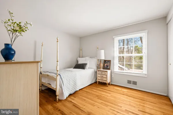 $1,350,000 | 3705 Templeton Place, Alexandria, VA 22304