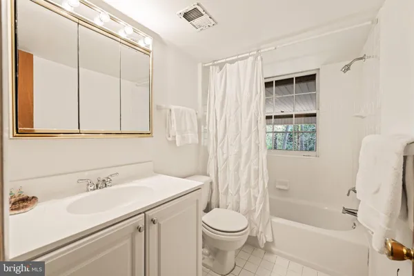$1,350,000 | 3705 Templeton Place, Alexandria, VA 22304
