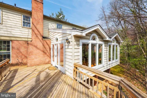 a view of a pathway of a house