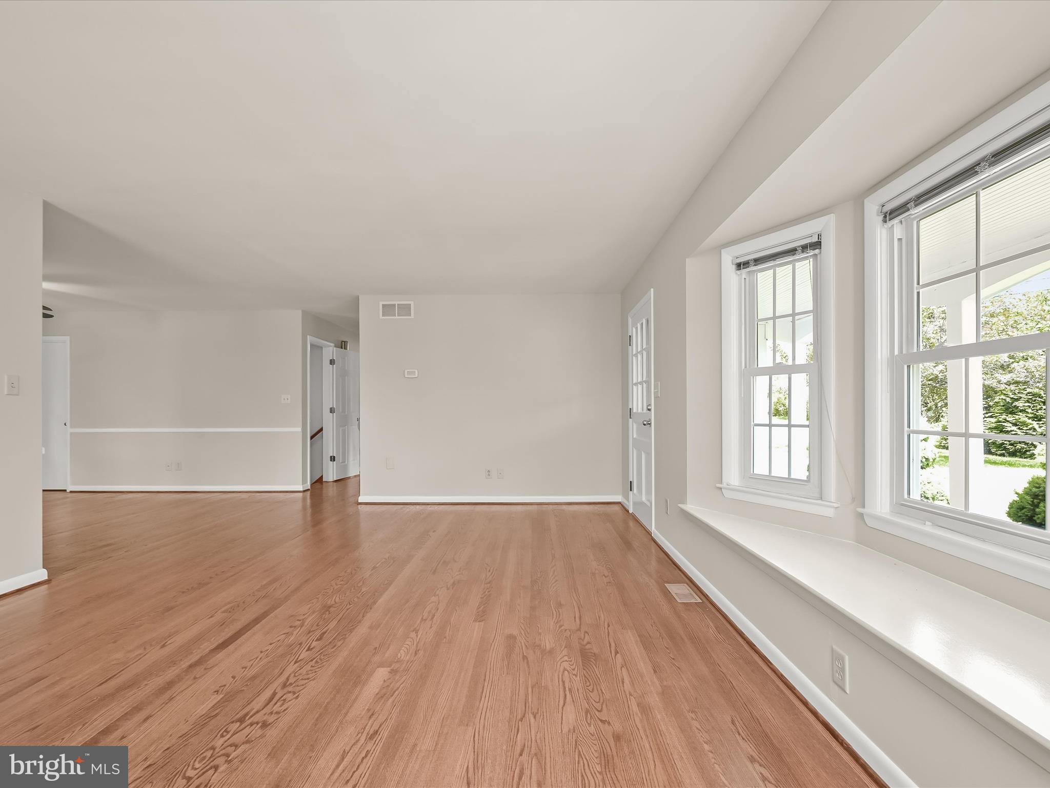 5922 Ridge Road Mount Airy, MD 21771 - Photo 12 of 63 Living Room