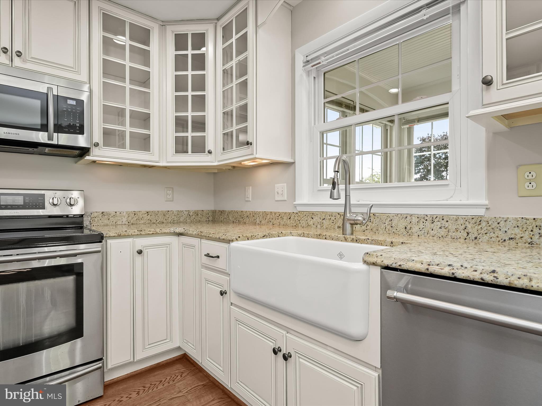 5922 Ridge Road Mount Airy, MD 21771 - Photo 18 of 63 Apron Sink Granite Countertops