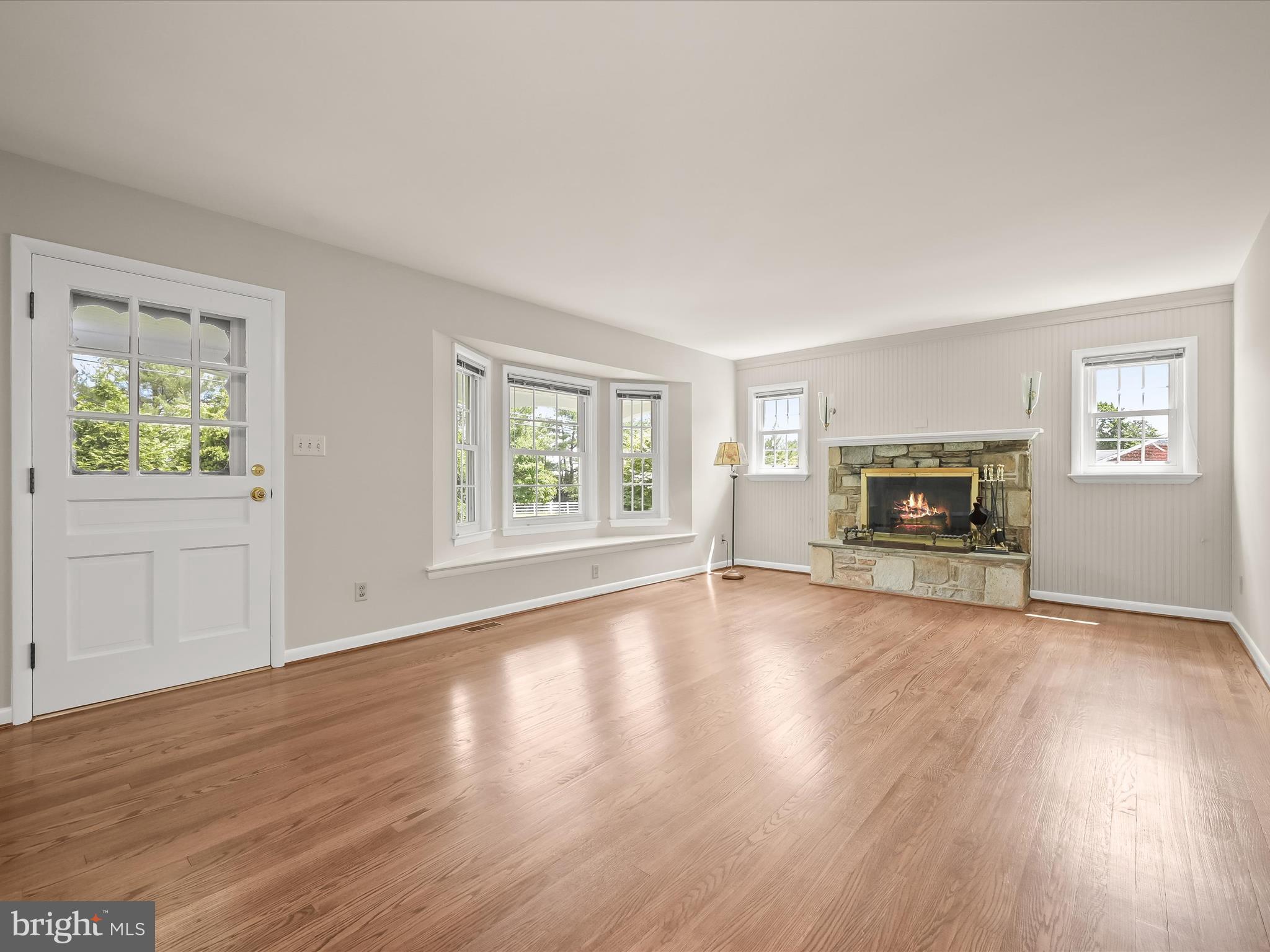 5922 Ridge Road Mount Airy, MD 21771 - Photo 7 of 63 Living Room