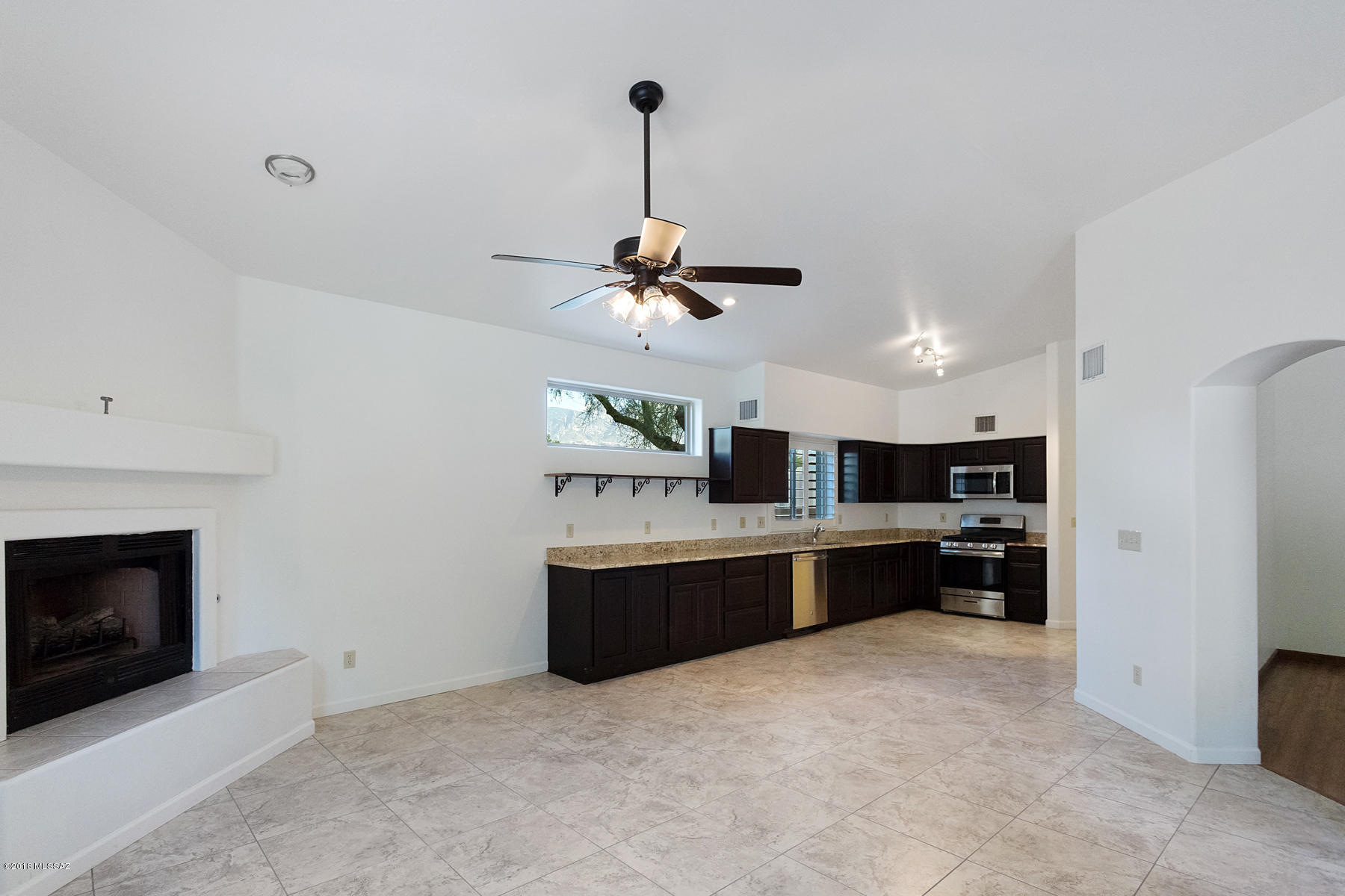 476 West Spearhead Road Tucson, AZ 85737 - Photo 4 of 23 Tucson Real Estate Photography by KC Cre