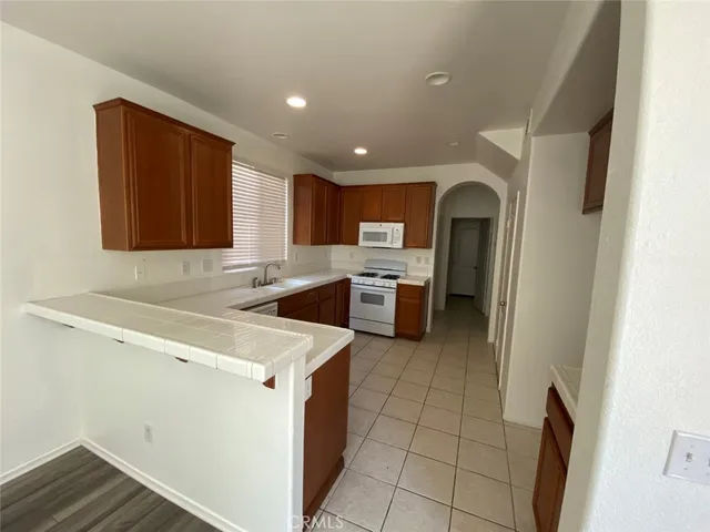 $2,450 | 15123 Fresh Water Way, Victorville, CA 92394