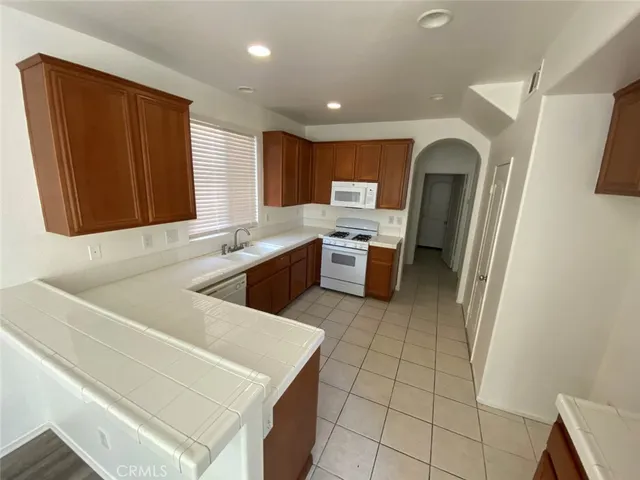 $2,450 | 15123 Fresh Water Way, Victorville, CA 92394