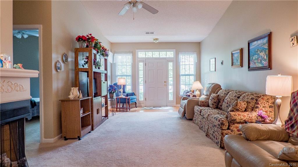 16627 Timber Crossing Road, Unit 16627 Charlotte, NC 28213 - Photo 3 of 16 Gallery Image 3