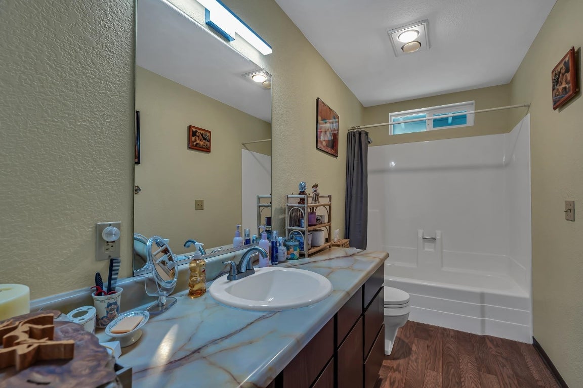 9121 Guys Gulch Road Yreka, CA 96097 - Photo 14 of 28 Gallery Image 14