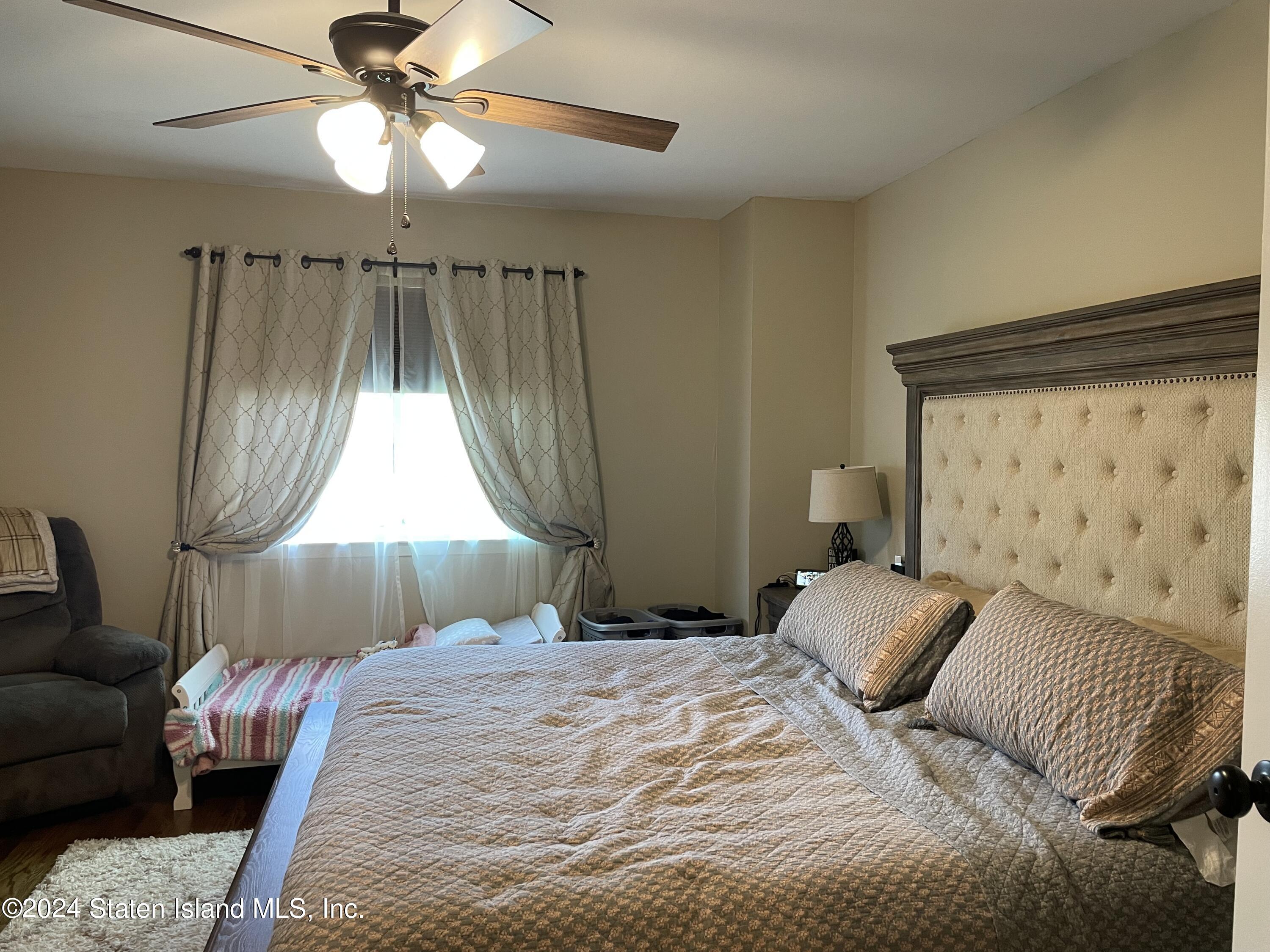 983 West Fingerboard Road Staten Island, NY 10304 - Photo 14 of 30 Bedroom