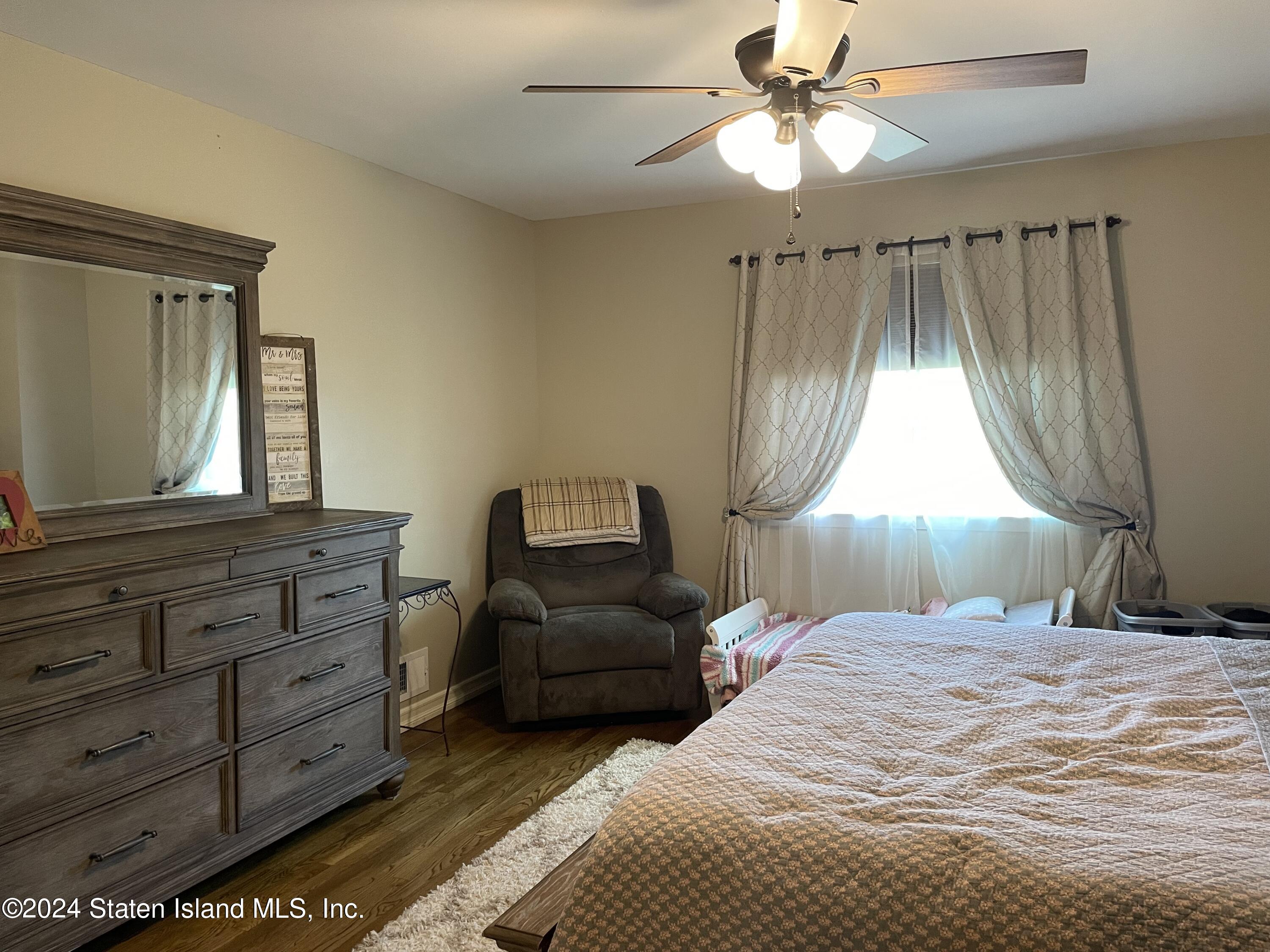 983 West Fingerboard Road Staten Island, NY 10304 - Photo 15 of 30 Bedroom