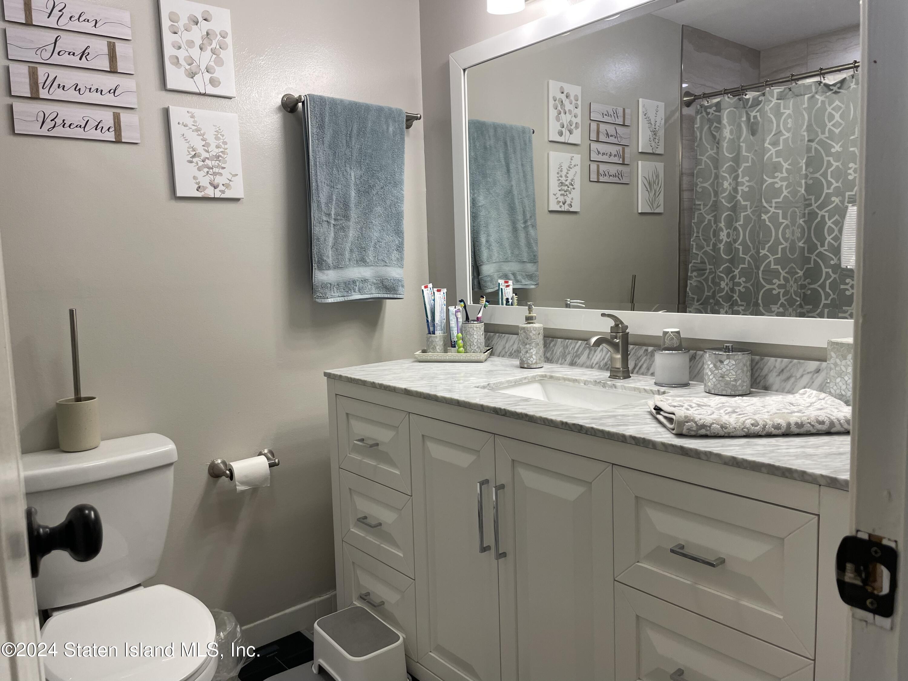 983 West Fingerboard Road Staten Island, NY 10304 - Photo 20 of 30 Full Bathroom