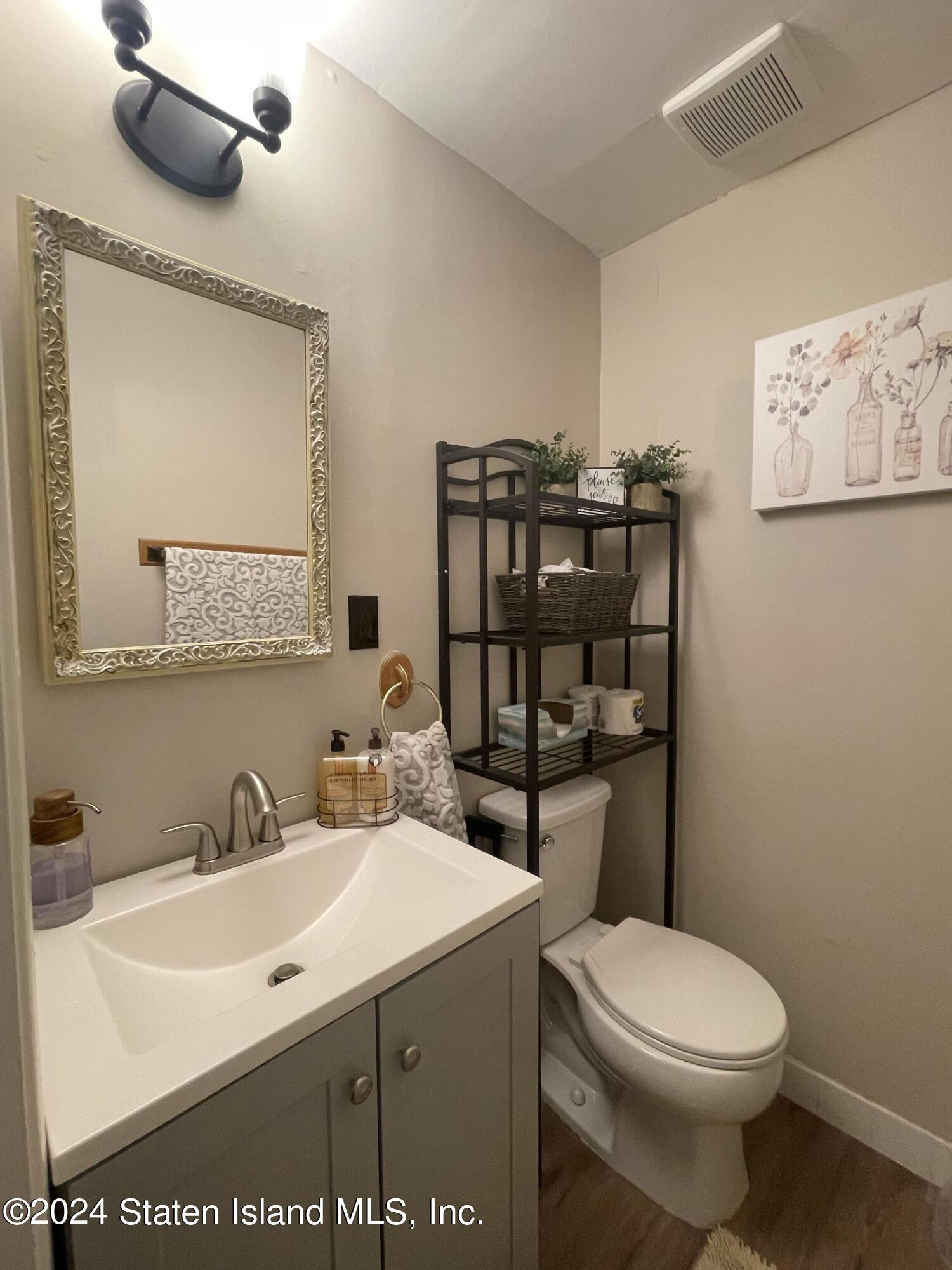 983 West Fingerboard Road Staten Island, NY 10304 - Photo 26 of 30 Half Bathroom