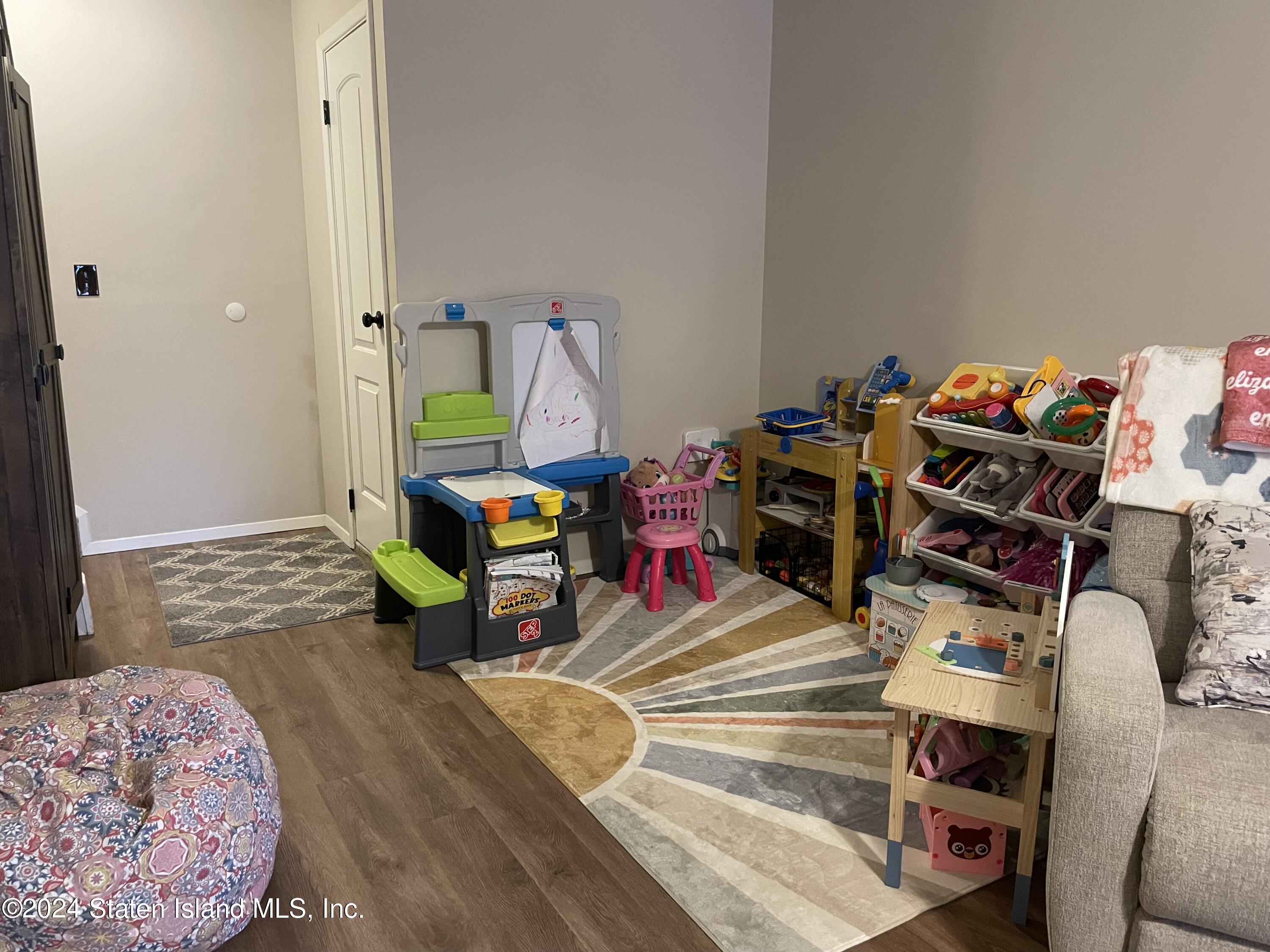 983 West Fingerboard Road Staten Island, NY 10304 - Photo 27 of 30 Play Area