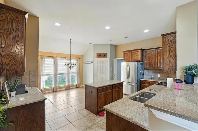 $2,500 | 7114 Waterbury Drive, Rowlett, TX 75089