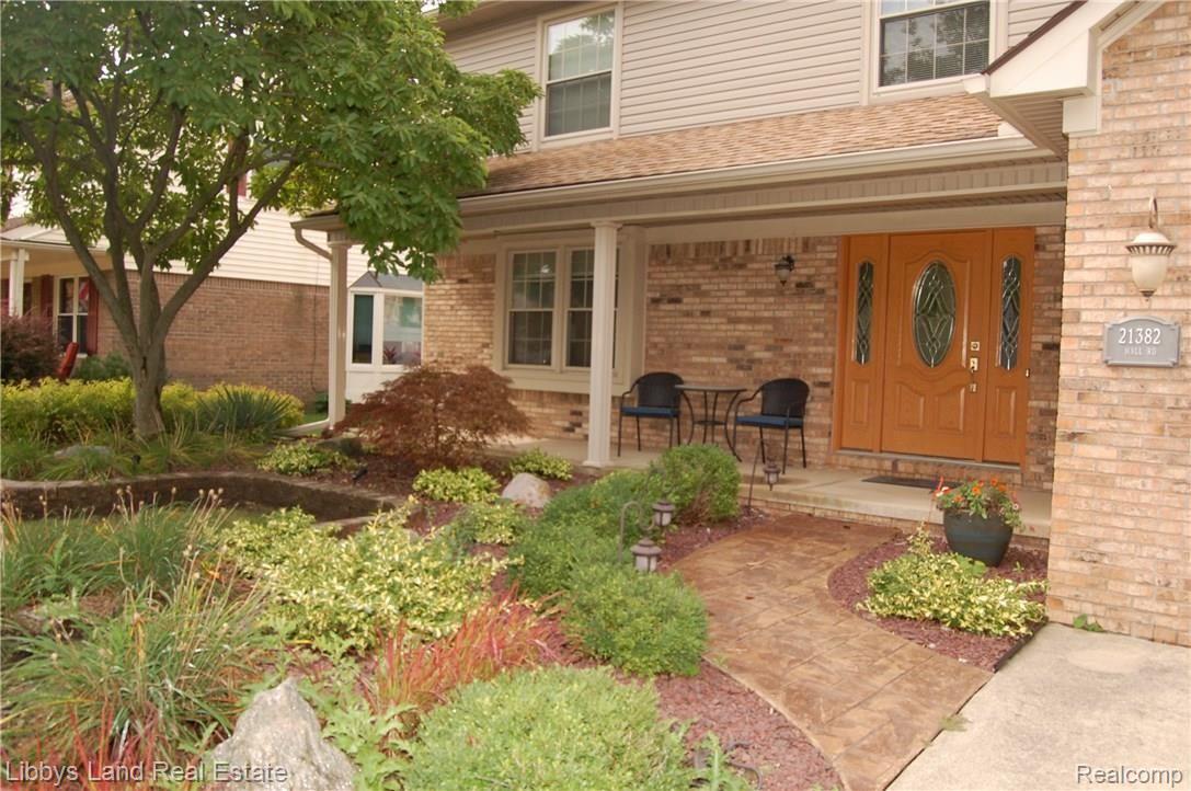 21382 Hall Road Trenton, MI 48183 - Photo 3 of 55 Front Entrance