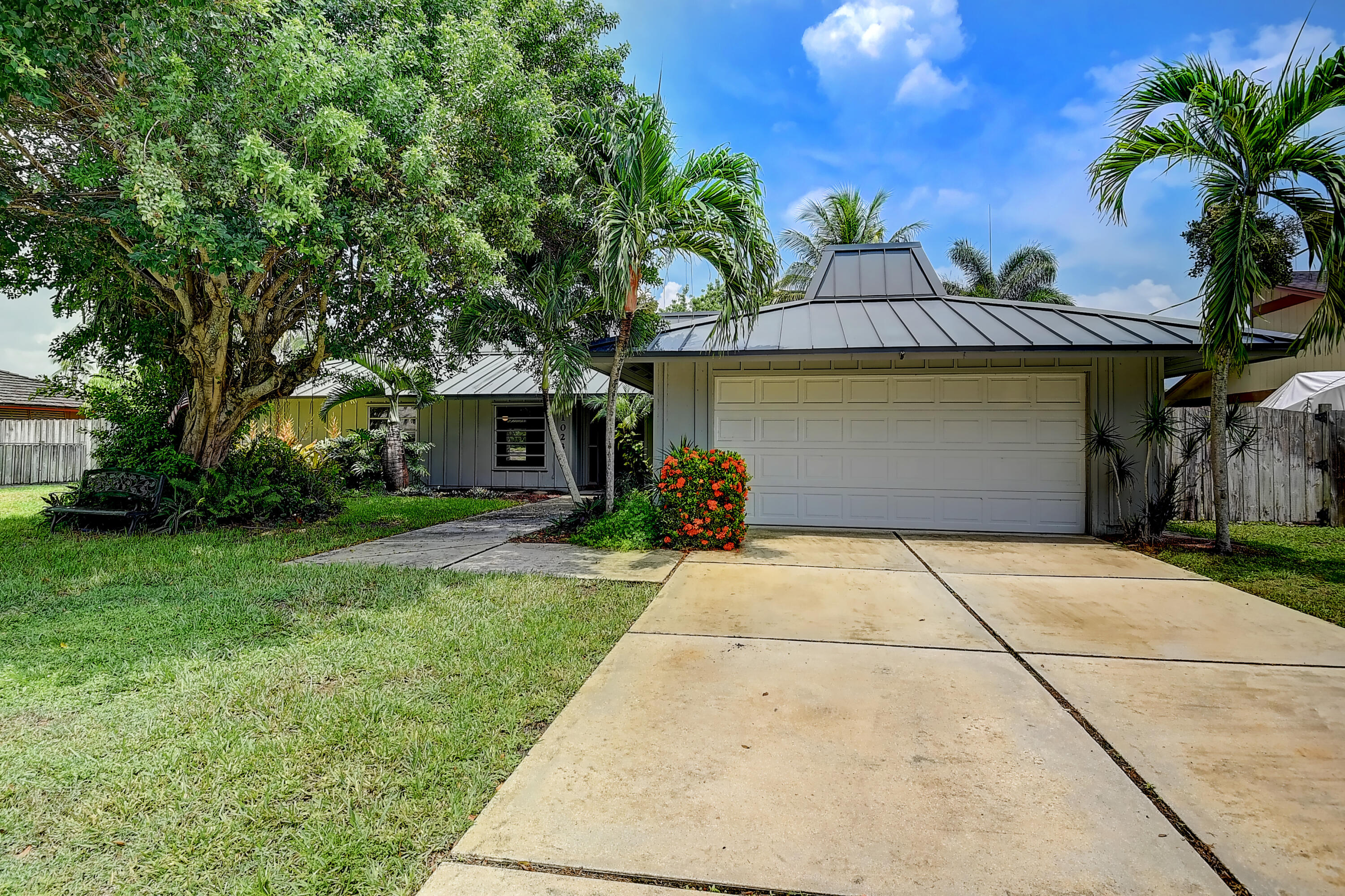 1023 Northwest 7th Street Boca Raton, FL 33486 - Photo 2 of 27 2-Car Garage