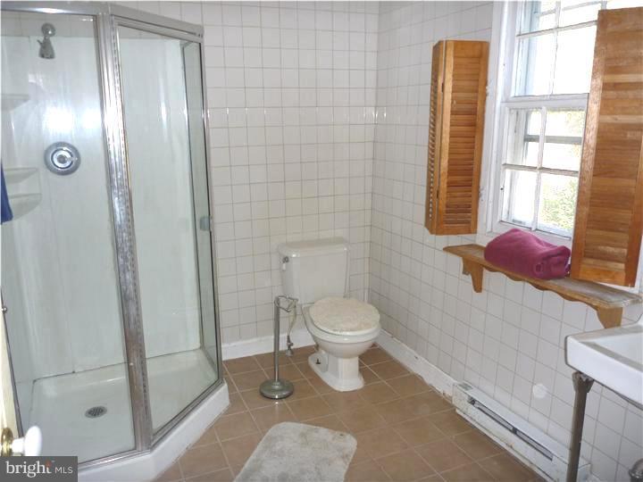 4100 Lower Road Bristol, PA 19007 - Photo 16 of 25 Bathroom