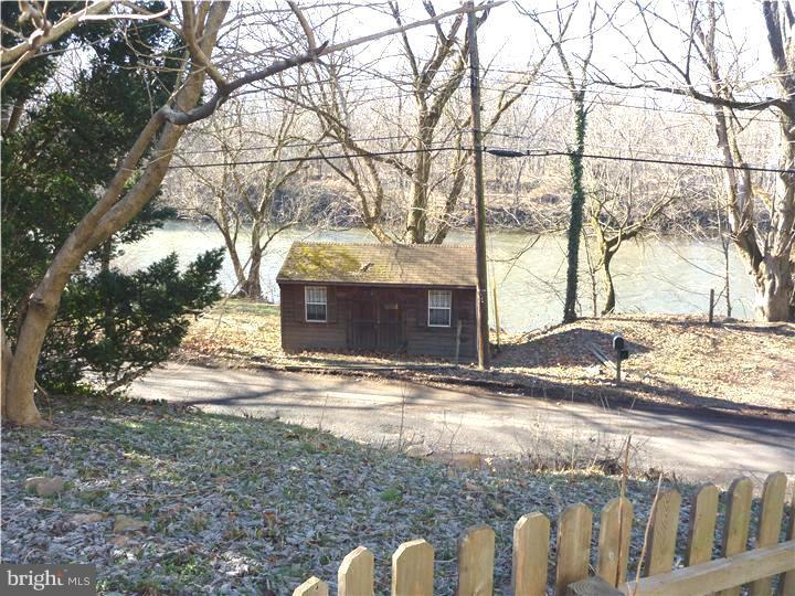 4100 Lower Road Bristol, PA 19007 - Photo 24 of 25 Storage Shed