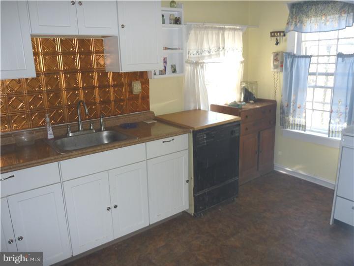 4100 Lower Road Bristol, PA 19007 - Photo 9 of 25 Kitchen