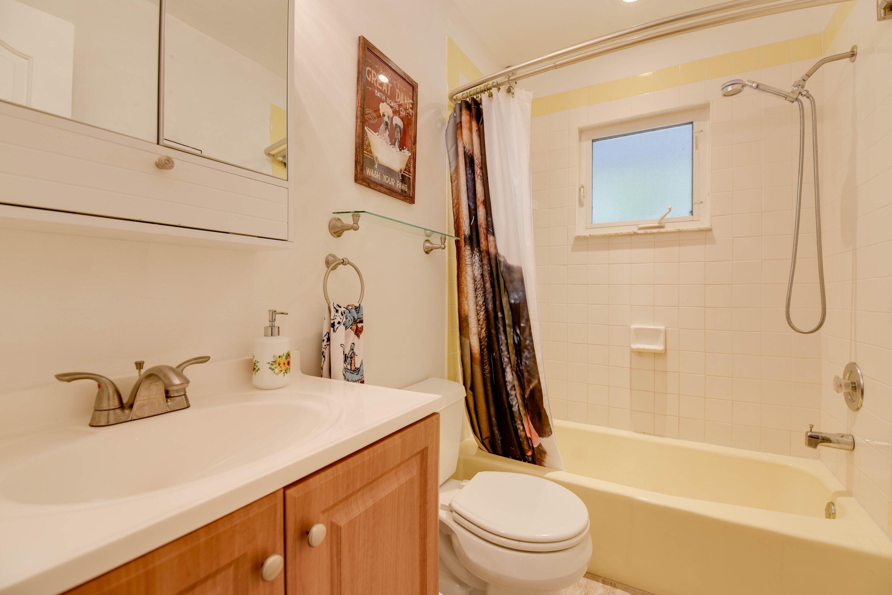 29857 Tropical Trader Road Big Pine Key, FL 33043 - Photo 13 of 36 002-29857TropicalTrader_bath
