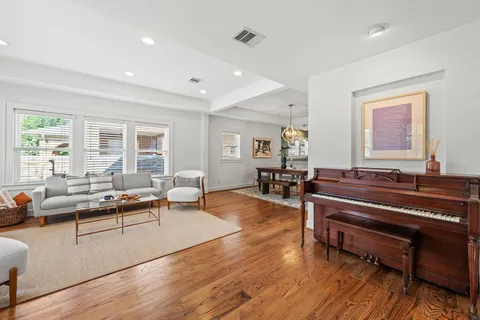$799,900 | 125 North Street, Houston, TX 77009
