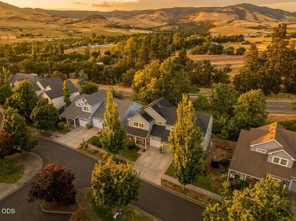 $389,900 | 144 Crocker Street, Ashland, OR 97520