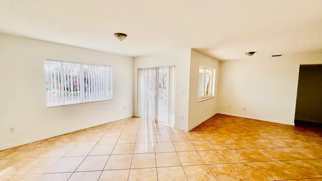 $2,500 | 18810 Northwest 57th Avenue, Unit 201, Hialeah, FL 33015