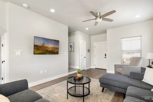 $750,000 | 893-899 Shadowleaf Avenue, Twin Falls, ID 83301