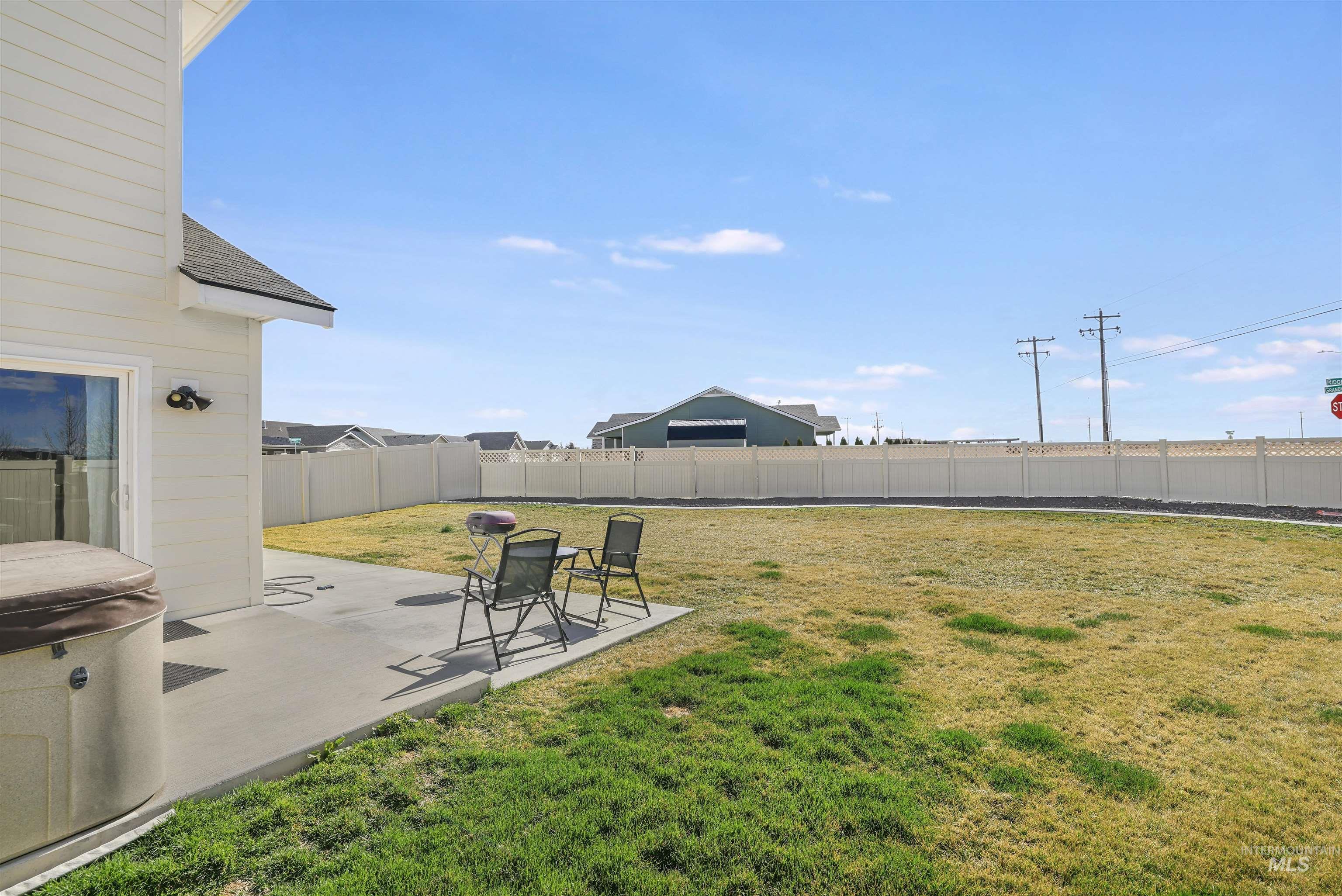 893-899 Shadowleaf Avenue Twin Falls, ID 83301 - Photo 35 of 50 Fenced backyard featuring a patio area