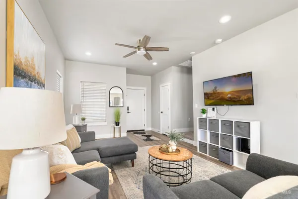 $750,000 | 893-899 Shadowleaf Avenue, Twin Falls, ID 83301