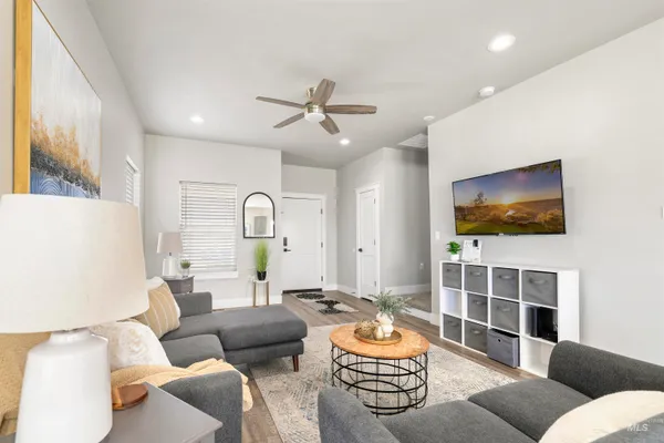 $750,000 | 893-899 Shadowleaf Avenue, Twin Falls, ID 83301