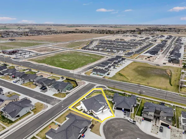 $750,000 | 893-899 Shadowleaf Avenue, Twin Falls, ID 83301