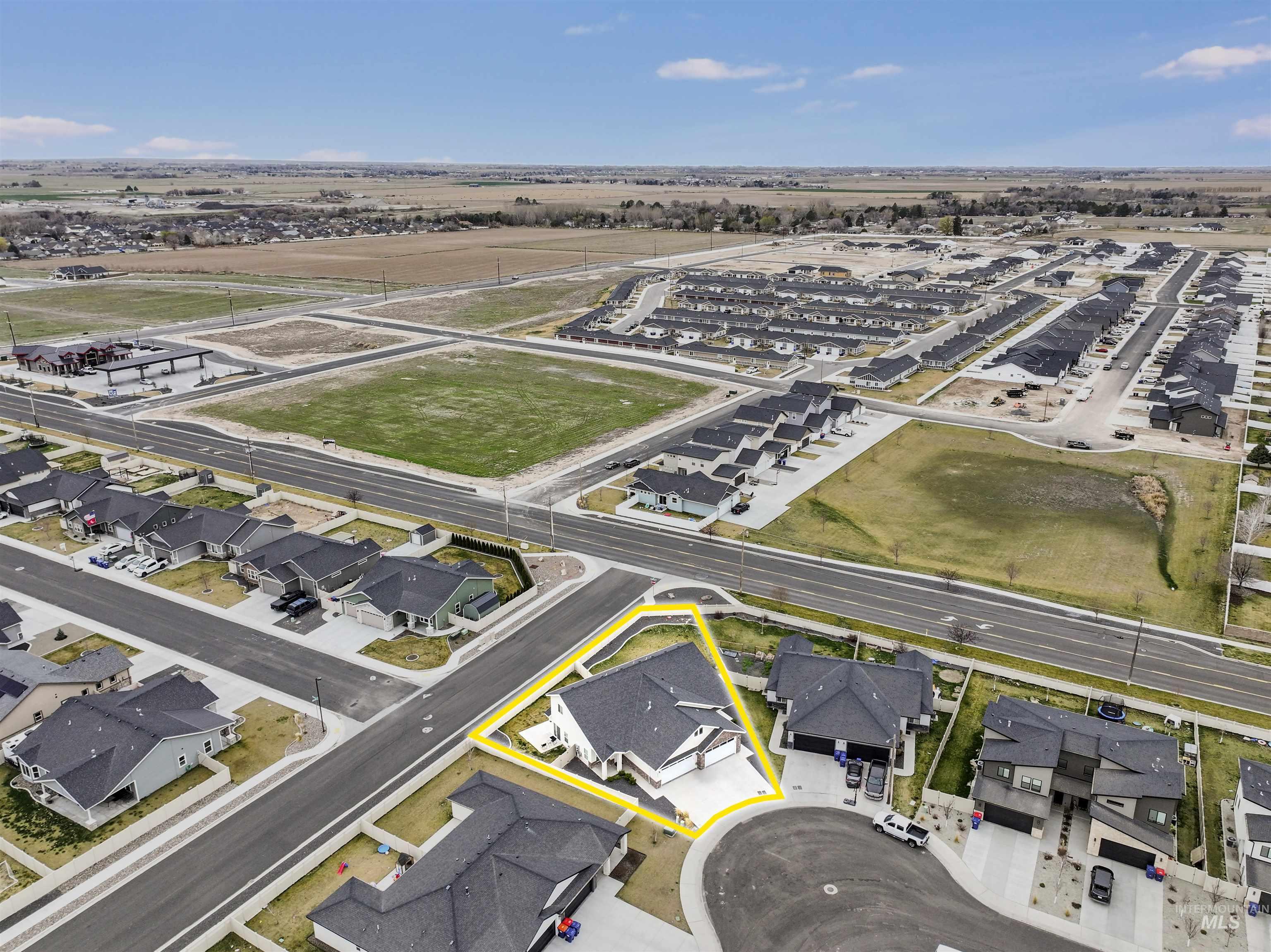 893-899 Shadowleaf Avenue Twin Falls, ID 83301 - Photo 47 of 50 Aerial view of residential area featuring property parcel outlined