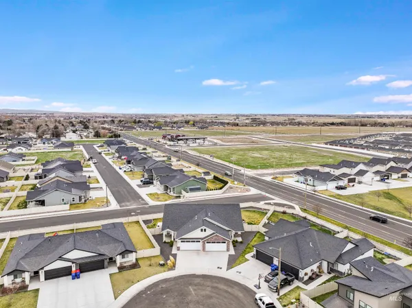 $750,000 | 893-899 Shadowleaf Avenue, Twin Falls, ID 83301