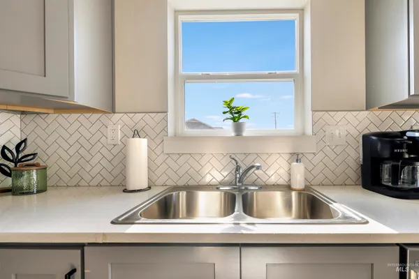 $750,000 | 893-899 Shadowleaf Avenue, Twin Falls, ID 83301