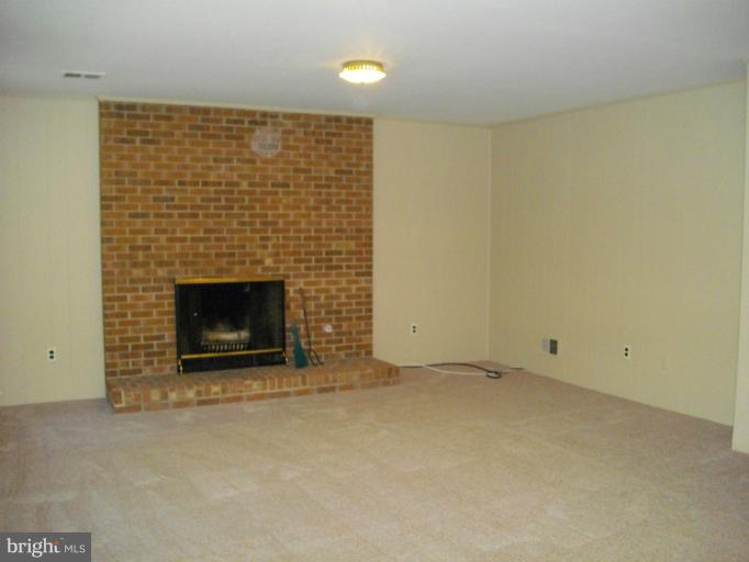 3303 Stonesboro Road Fort Washington, MD 20744 - Photo 12 of 23 Family Room