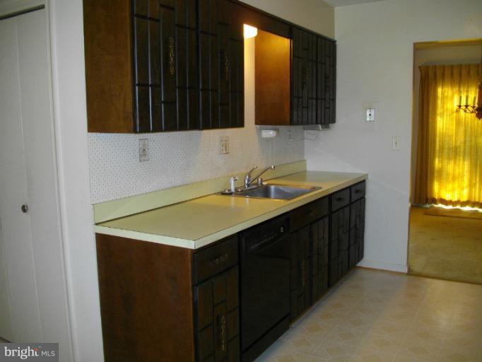 3303 Stonesboro Road Fort Washington, MD 20744 - Photo 8 of 23 Kitchen